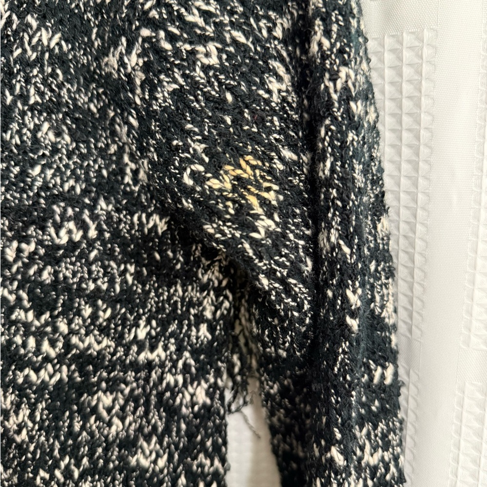 Vintage 80s MarieaKim Chic Black and Gray Floral Sweater - Picture 6 of 7
